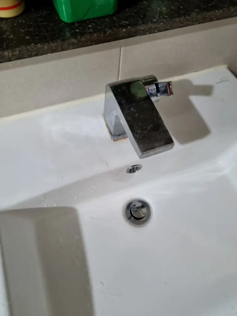 세면대 원홀 수전 교체 방법과 주의사항